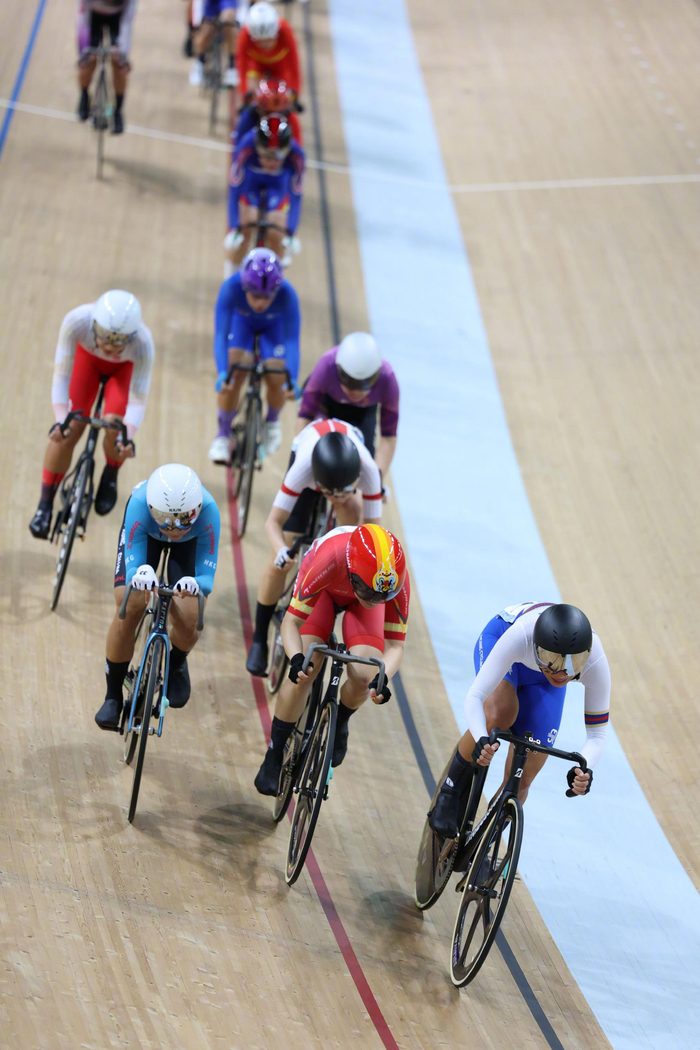 西班牙代表团在自行车比赛中获得多枚金牌